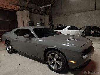 Dodge Challenger - 11