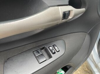 Toyota Auris 1.4 2008 - 11