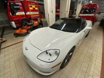 Prodám Corvette C6 R437 motor 6.2 V8 437 koní eu verze r.v 0 - 11
