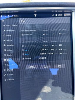 Tesla S P85D nabíjení zdarma - 11