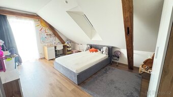 Krásný a prostorný rodinný dům - 11