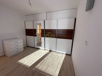Prodej prostorného bytu 3+1 s lodžií v Plzni na Vinicích. - 11