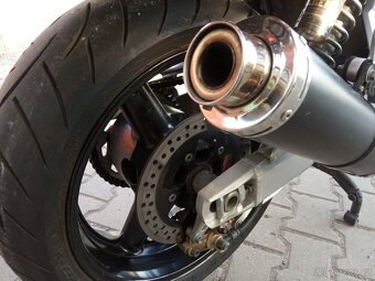 Suzuki GSX 1400 - 11