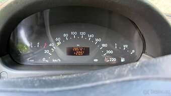 🚗 Mercedes-Benz Vaneo 1.7 CDI (2003) - 11