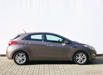 Hyundai i30 1.6 GDI Trikolor 99kW 1.majitel ČR - 11