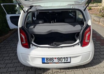 Volkswagen Up 1,0i klima tempomat výhř.sedad benzín - 11