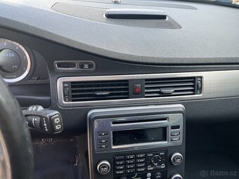 Volvo V70 2010 XENONY KŮŽE NAVIGACE - 11