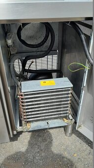 Nerezový chladící stůl Asber ETP-6-150-20D s 2x dveřmi - 11