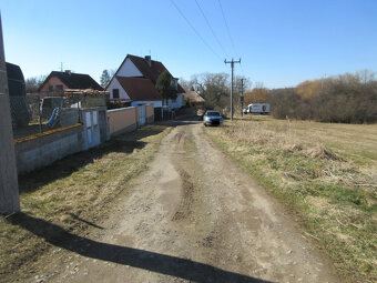NA PRODEJ - STAVEBNÍ POZEMEK 713 m2  VČETNĚ STAVBY - PUTIM - 11