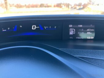 Honda Civic 1.8i automat - 11