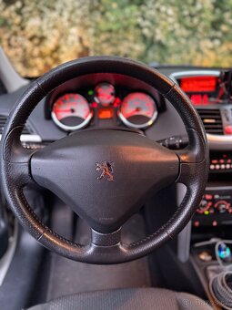 Peugeot 207 1.4 54 kW, r.v. 2011, 1. majitel, pouze 91000 km - 11