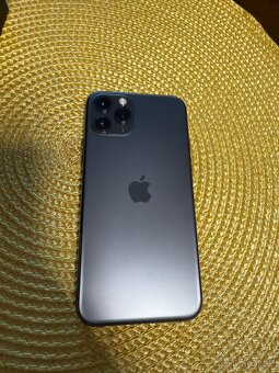 iPhone 11 Pro 64 GB – Vesmírně šedý - 11