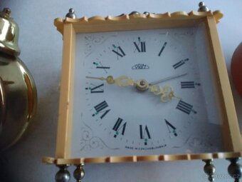 Prodám starší hodinky a budíky - nefunkční - 11