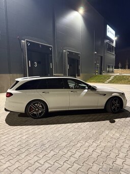 Mercedes Benz E63S 4M+ COMBI AMG 612HP - 11