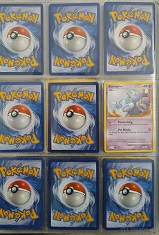 Pokemon karty v albu - 11