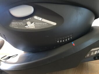 Otočná autosedačka Joie i-spin 360 e + novorozenecká vložka - 11