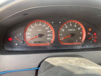 Nissan Almera - 11