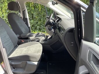 Volkswagen Touran 2.0 TDi Highline DSG 7 MÍST - 11