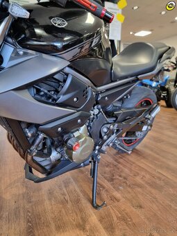 Yamaha XJ6 - 11