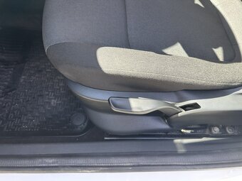 Škoda Fabia 1.0 MPI 55kW Active serviska - 11