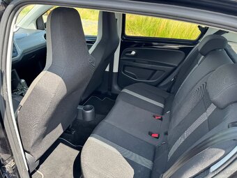 VW e-Up - 11