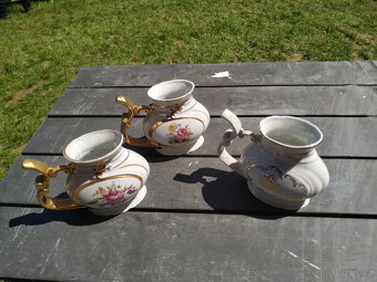 skleničky hrníčky,vázičky a ostatní - 11