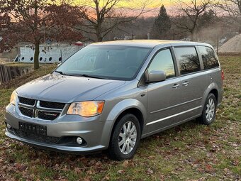 Dodge Grand Caravan - 11
