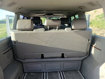 VW T5 VERZE HIGHLINE 1.9.TDI 77KW 7.MÍST KŮŽE ALCANTARA - 11
