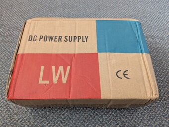 Laboratorní regulovaný zdroj 30V/10A - 11