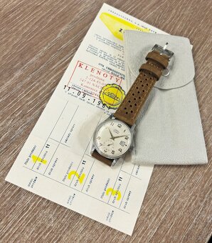 Československé mechanické vintage retro hodinky PRIM Datumat - 11
