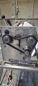 Stroj na rohlíky Rollomat R1 - 11