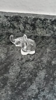 Slleněná vejce a drobné předměty ze skla a porcelánu - 11