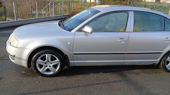 Škoda Superb V6 2.8 2005 krásné vládní auto manuál 142kW - 11