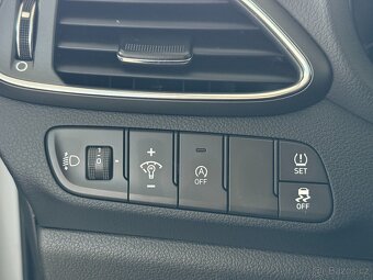 Hyundai i30 1,0 COMFORT,1.MAJ,SERVISKA,ČR - 11