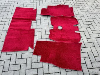 Volha Gaz 24, nové koberce - 11