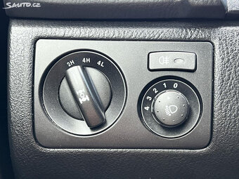 🚗 SsangYong Rexton RX200 e-XDi 7MÍST 4x4 AUTOMAT - 11