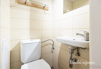Pronájem bytu 1+kk, Na spojce, Vršovice, 14000 Kč/měs, 18 m2 - 11