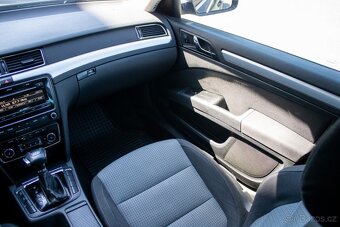 Škoda Superb Combi 2.0 TDI CR 140k Elegance DSG - 11