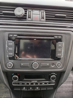 Škoda Rapid Spaceback 1.2 77 kw, 2014, 98.000 km, navigace - 11