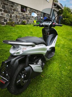 Piaggio Beverly 350 i.e. ABS/ASR Sport Touring (2016) po ser - 11