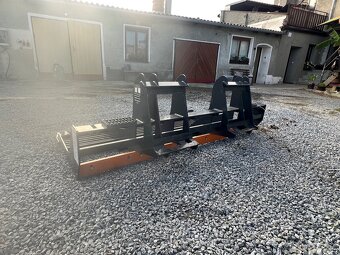 Vyrovnávací zařízení pro terén nové na smykový nakladač - 11