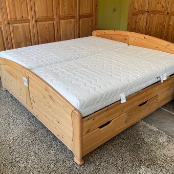Prodám velkou ložnici materiál voskované borovice - 11