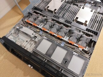 Dvousocketový rackový server DELL PowerEdge R630 - 11
