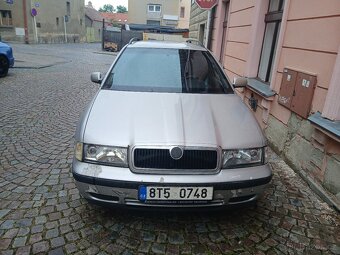 Prodam Škoda oktavie rok 2001 20litr benzin 250 najeto - 11