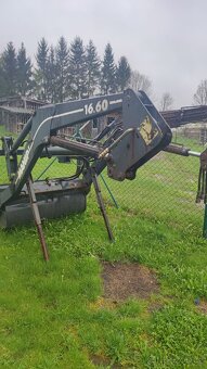 Čelní nakladač na Zetor UŘ1 - 11