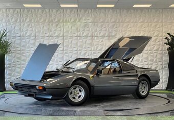 Ferrari 308 GTSi (1982) – ikonický kabriolet - 11