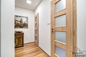 Prodej stylového bytu 3+1 se zasklenou lodžií na ul Horymíro - 11