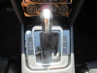 VW PASSAT TDI 140kW 4X4 DSG HIGHLINE 2018 CZ DPH - 11