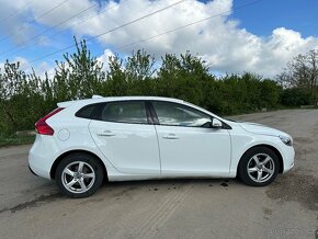 Volvo V40 2,0 (2018) D4 88kw - 11