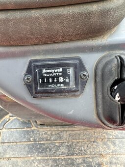 YANMAR sv08 - 11